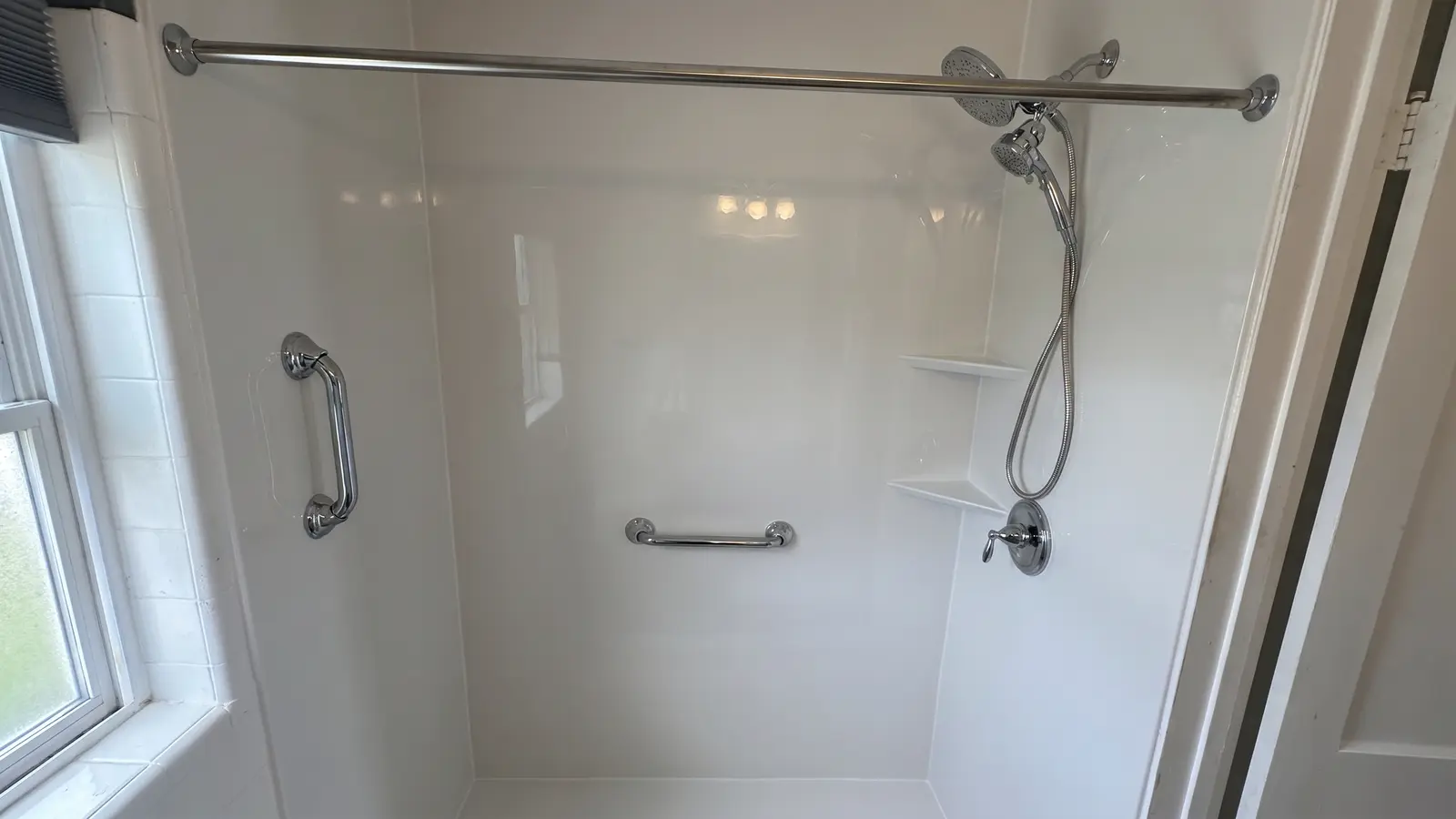 Gallery Hershey Walkin Shower